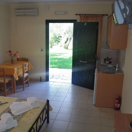 Studios Niki B Lefkada City Exterior photo